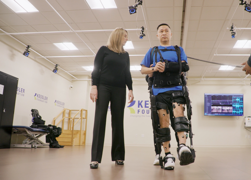 外骨骼机器人让行动障碍者直立行走，FUN88·乐天(中国游)·虚拟动点OptiTrack助力人类突破能力边界